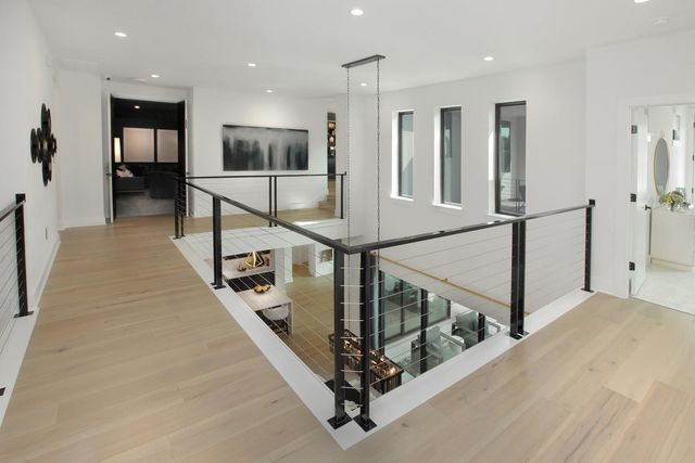 122 Crosswater LN, Dripping Springs, TX 78620