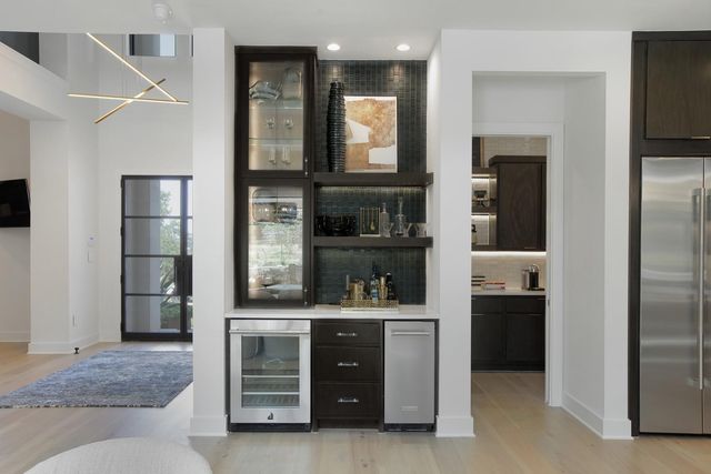 122 Crosswater LN, Dripping Springs, TX 78620