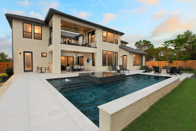 122 Crosswater LN, Dripping Springs, TX 78620