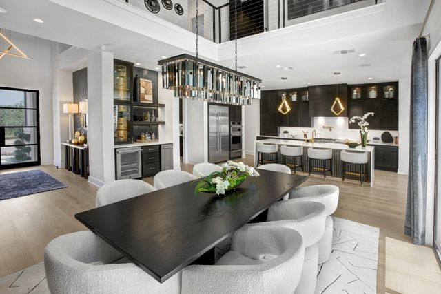 122 Crosswater LN, Dripping Springs, TX 78620