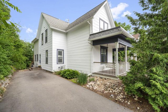 1040 Summer STREET, West Bend, WI 53090