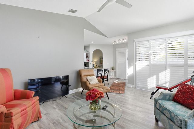 391 WOOD BRIDGE AVENUE, Tarpon Springs, FL 34689