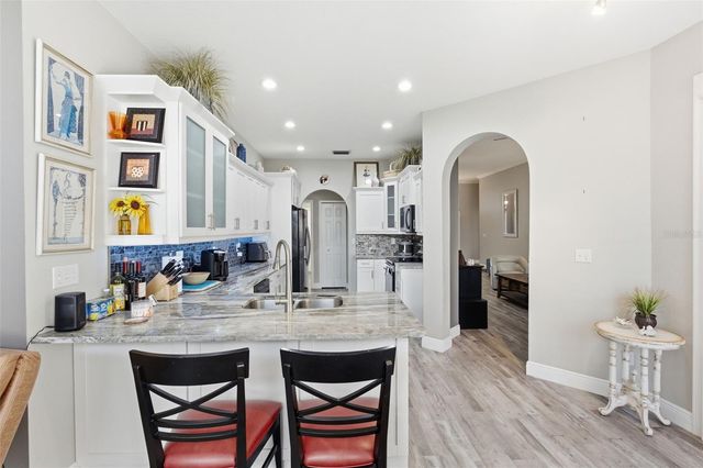 391 WOOD BRIDGE AVENUE, Tarpon Springs, FL 34689