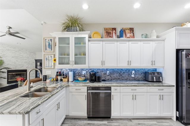 391 WOOD BRIDGE AVENUE, Tarpon Springs, FL 34689