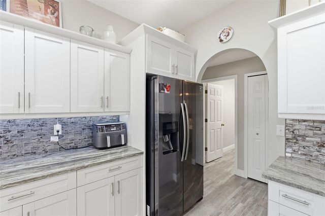 391 WOOD BRIDGE AVENUE, Tarpon Springs, FL 34689