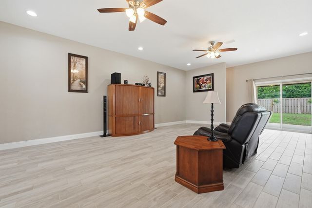 4730 Chanson Crossing Crossing, Crestview, FL 32539