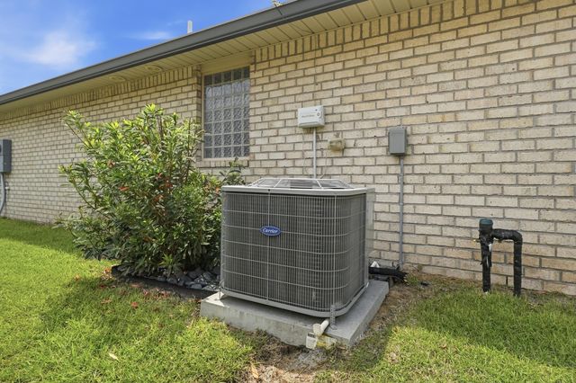 4730 Chanson Crossing Crossing, Crestview, FL 32539
