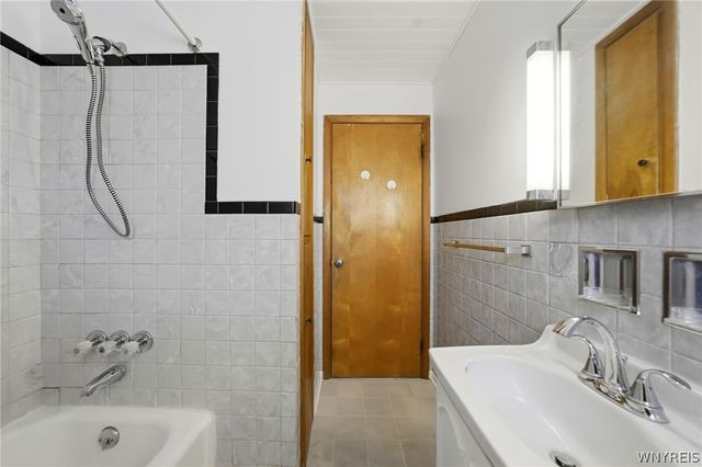 7383 Saint Joseph Road, Niagara, NY 14304