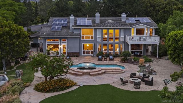 521 Latigo Row, Encinitas, CA 92024