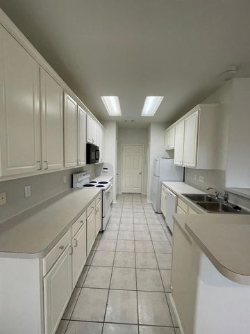 2926 Loganberry Park Lane, Houston, TX 77014