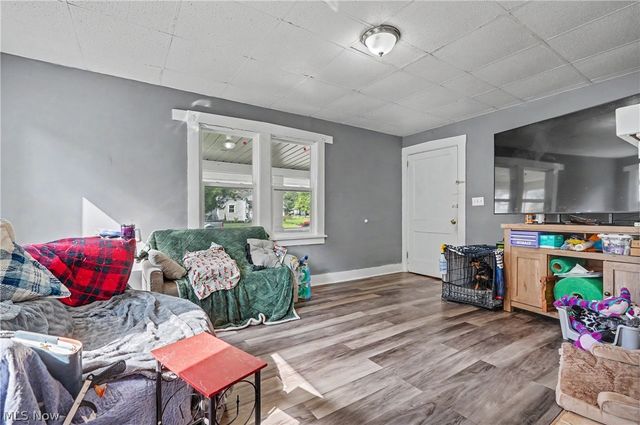 15 Massachusetts Avenue, Poland, OH 44514