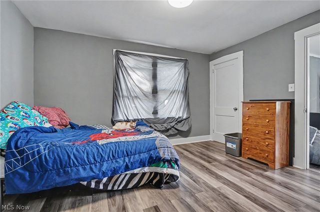 15 Massachusetts Avenue, Poland, OH 44514