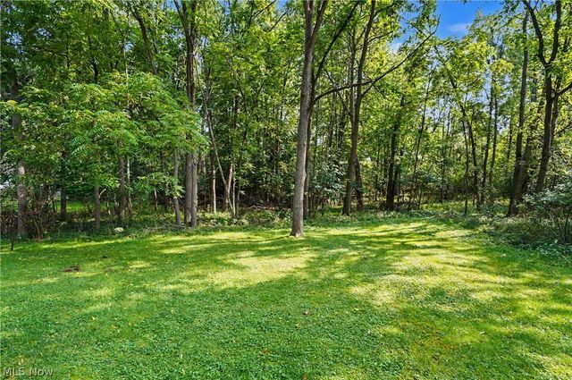 15 Massachusetts Avenue, Poland, OH 44514