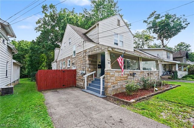 15 Massachusetts Avenue, Poland, OH 44514