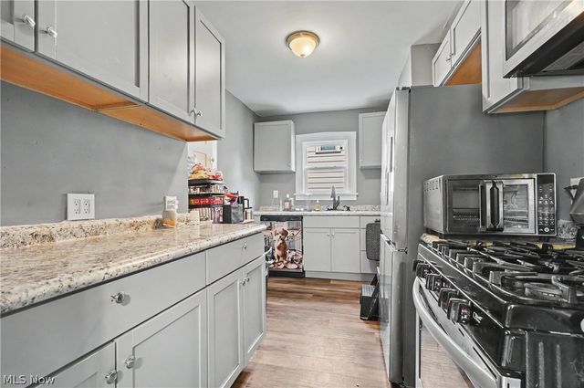 15 Massachusetts Avenue, Poland, OH 44514