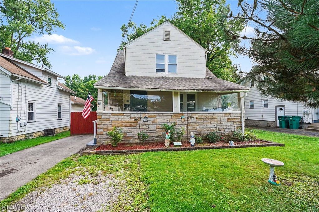 15 Massachusetts Avenue, Poland, OH 44514