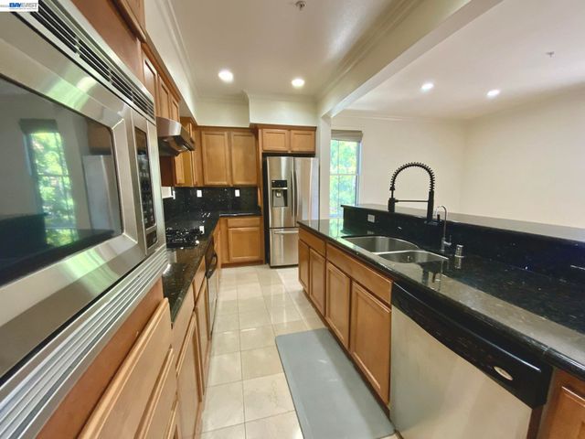 19 Edgewood Pl, Belmont, CA 94002