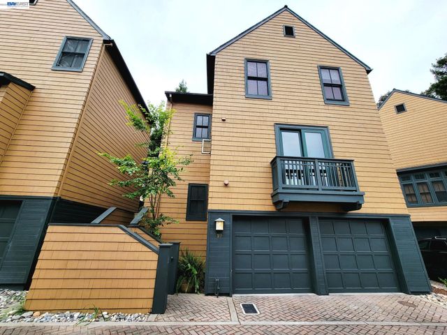 19 Edgewood Pl, Belmont, CA 94002