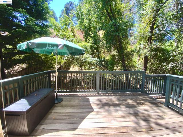 19 Edgewood Pl, Belmont, CA 94002