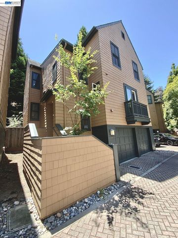 19 Edgewood Pl, Belmont, CA 94002
