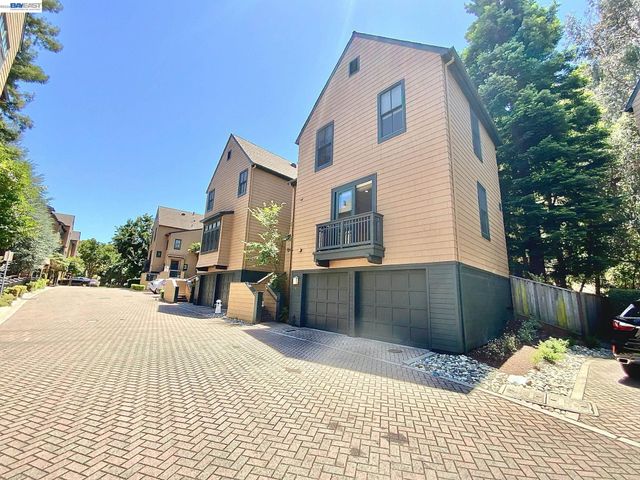 19 Edgewood Pl, Belmont, CA 94002