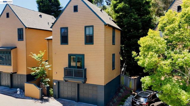 19 Edgewood Pl, Belmont, CA 94002