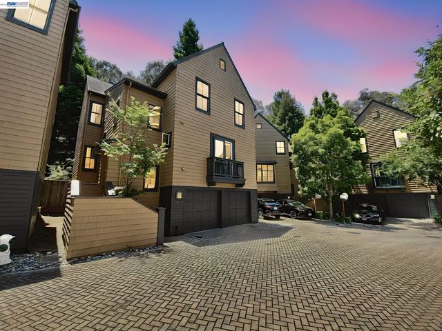 19 Edgewood Pl, Belmont, CA 94002