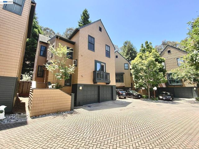 19 Edgewood Pl, Belmont, CA 94002