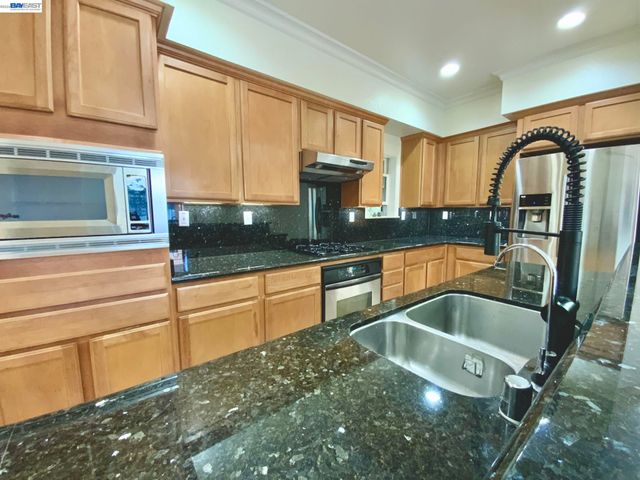 19 Edgewood Pl, Belmont, CA 94002