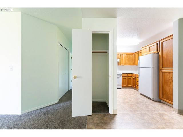 8720 Sw TUALATIN Rd 206, Tualatin, OR 97062