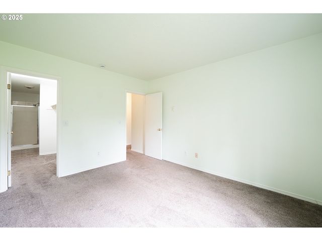 8720 Sw TUALATIN Rd 206, Tualatin, OR 97062