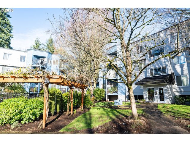 8720 Sw TUALATIN Rd 206, Tualatin, OR 97062