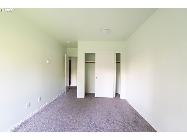 8720 Sw TUALATIN Rd 206, Tualatin, OR 97062