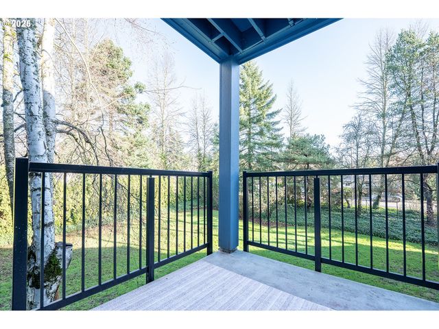 8720 Sw TUALATIN Rd 206, Tualatin, OR 97062
