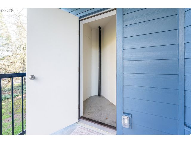 8720 Sw TUALATIN Rd 206, Tualatin, OR 97062