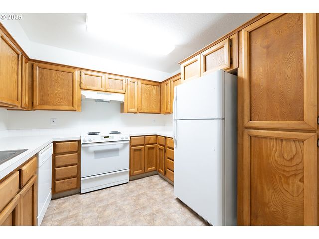 8720 Sw TUALATIN Rd 206, Tualatin, OR 97062