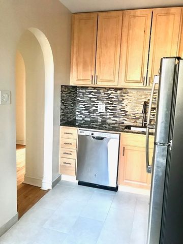 1824 N Lincoln Park West 304, Chicago, IL 60614