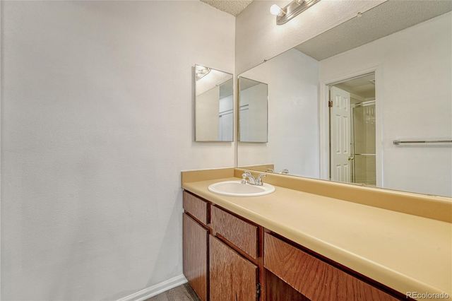 491 S Kalispell Way 101, Aurora, CO 80017