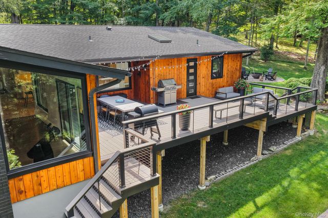 2 The Logging Road, Waccabuc, NY 10597