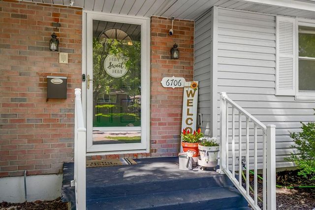 6706 N Bellefontaine Avenue, Gladstone, MO 64119
