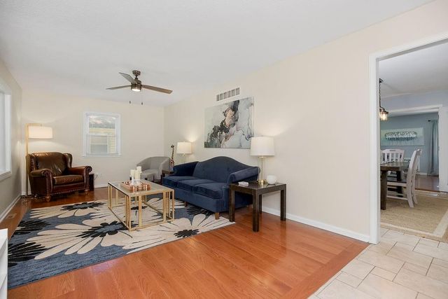 6706 N Bellefontaine Avenue, Gladstone, MO 64119