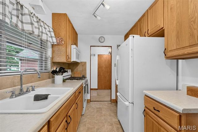 24 Weinel Drive, Fairview Heights, IL 62208