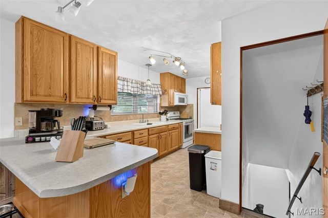 24 Weinel Drive, Fairview Heights, IL 62208