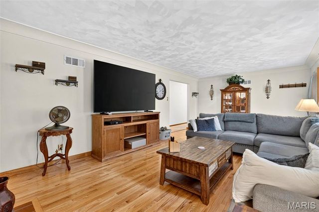 24 Weinel Drive, Fairview Heights, IL 62208