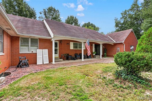 24 Weinel Drive, Fairview Heights, IL 62208