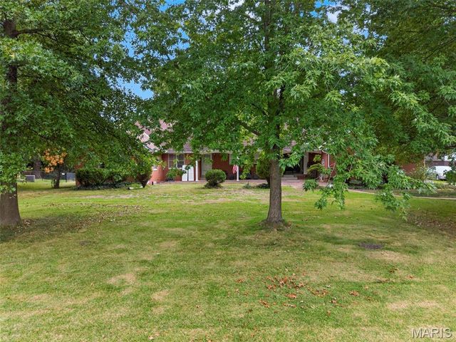24 Weinel Drive, Fairview Heights, IL 62208