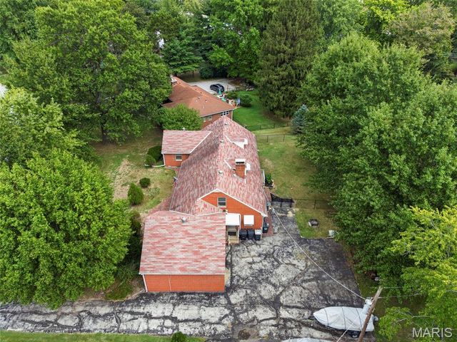 24 Weinel Drive, Fairview Heights, IL 62208