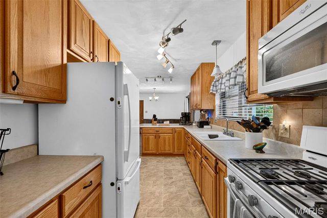 24 Weinel Drive, Fairview Heights, IL 62208