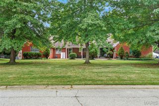 24 Weinel Drive, Fairview Heights, IL 62208