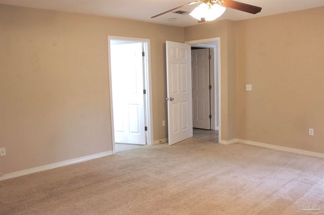 5129 Goshawk Dr, Milton, FL 32570